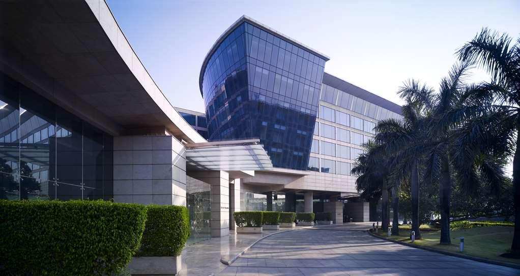 Hyatt Regency Mumbai International Airport Hotel Exterior photo