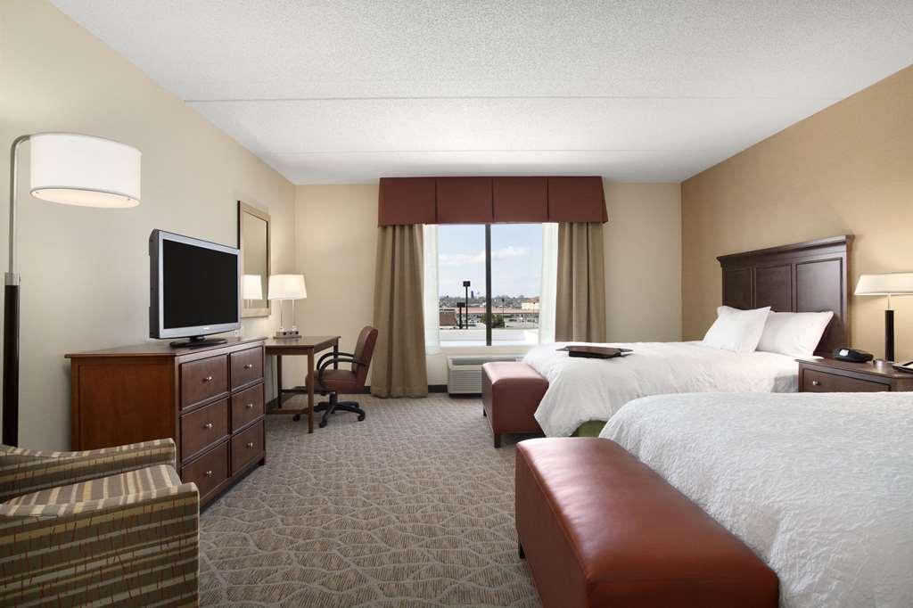 Hampton Inn & Suites Charles Town Room photo