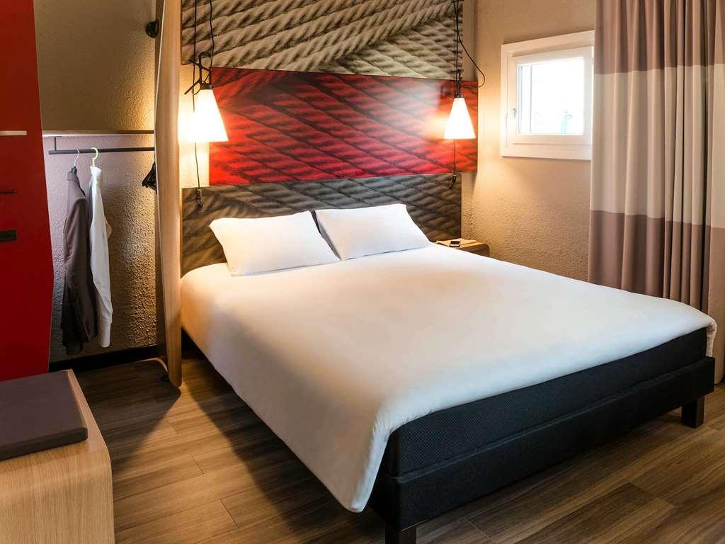 Ibis Bourg En Bresse Hotel Room photo