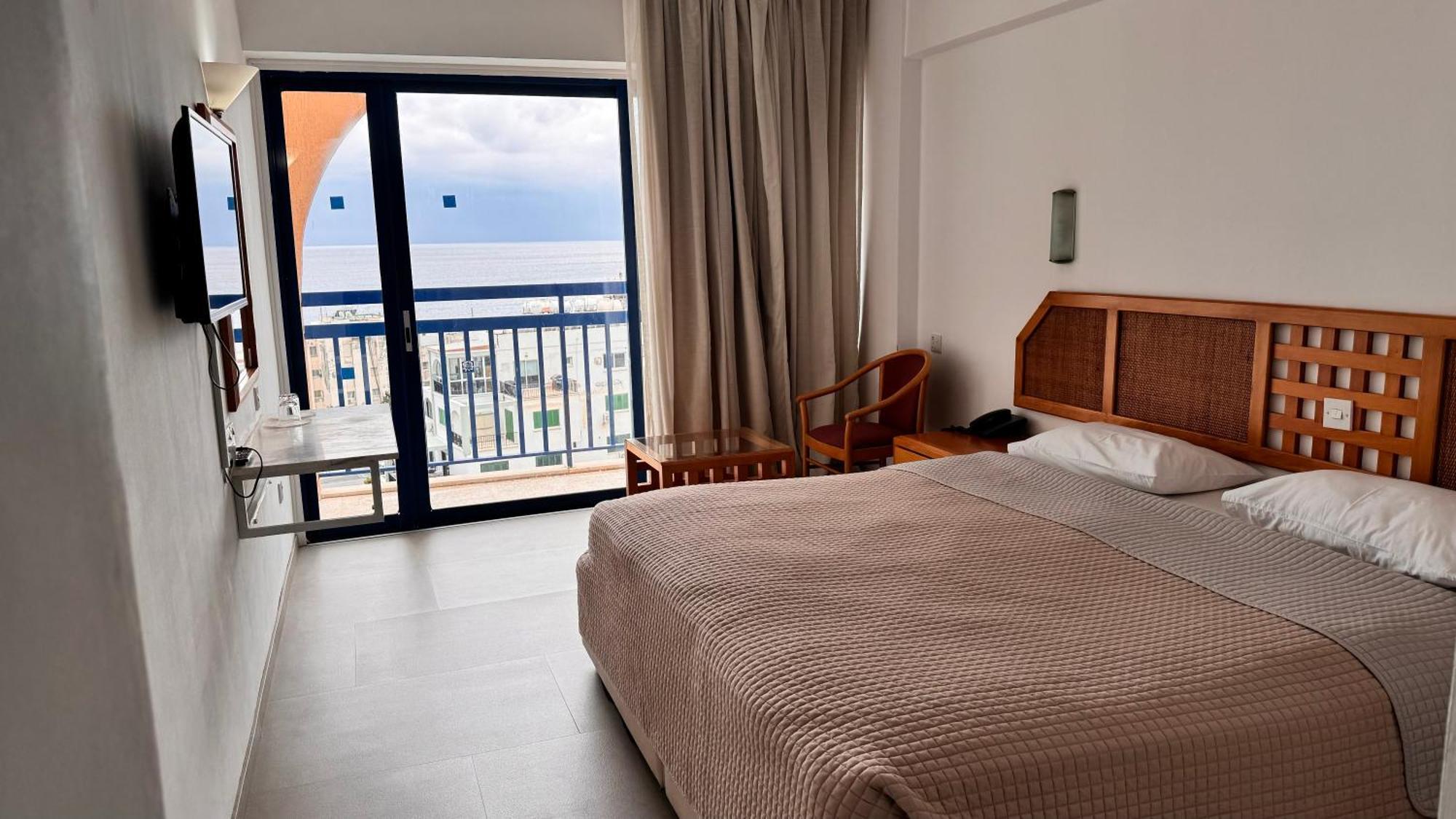 Navarria Blue Hotel Limassol Exterior photo