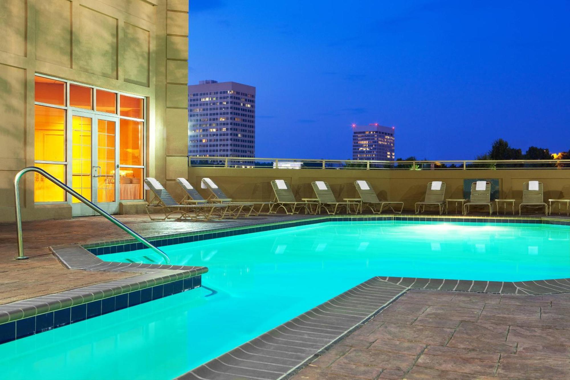 Sheraton Suites Galleria Atlanta Exterior photo