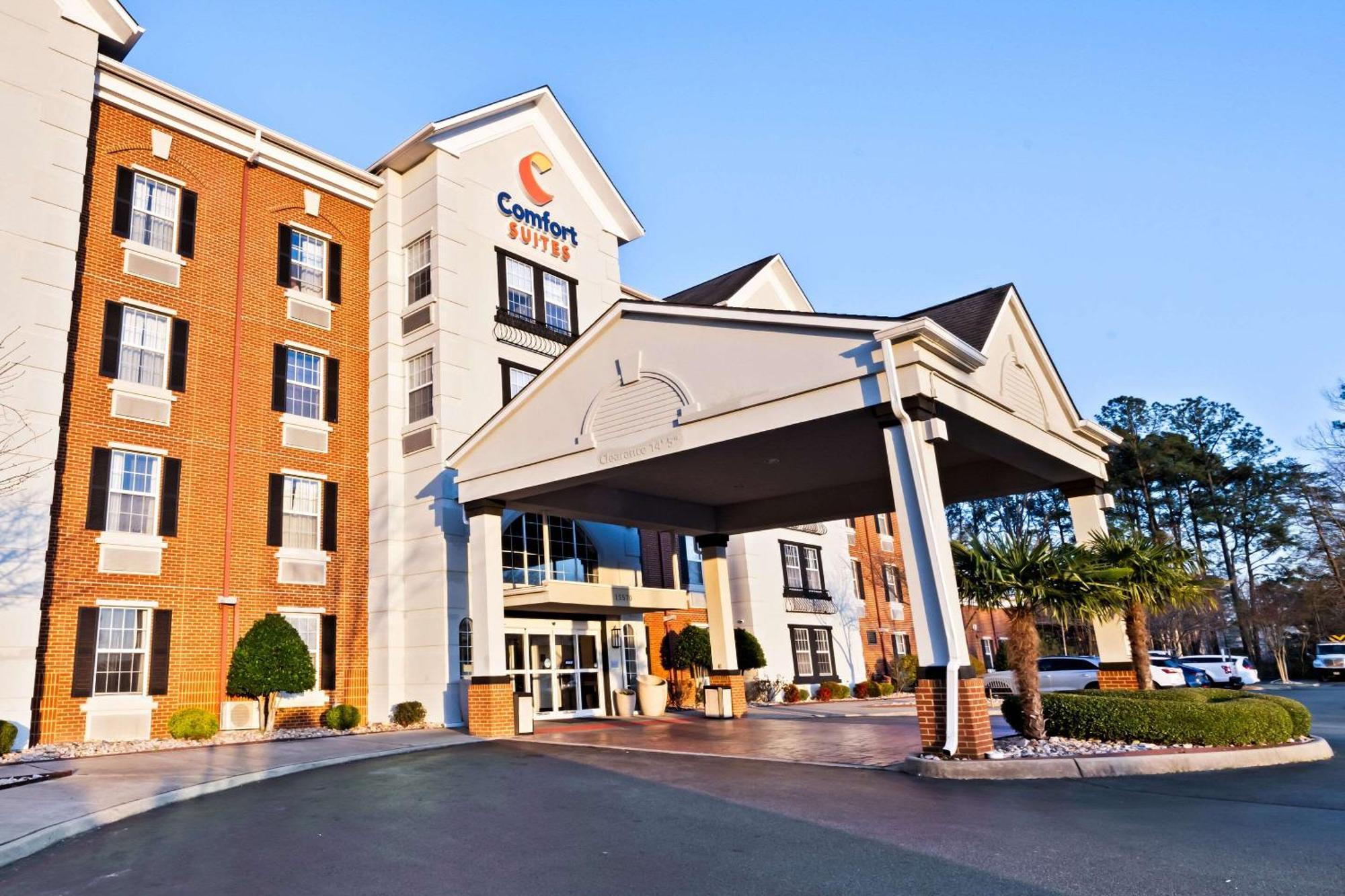 Comfort Suites Newport News Airport Exterior photo