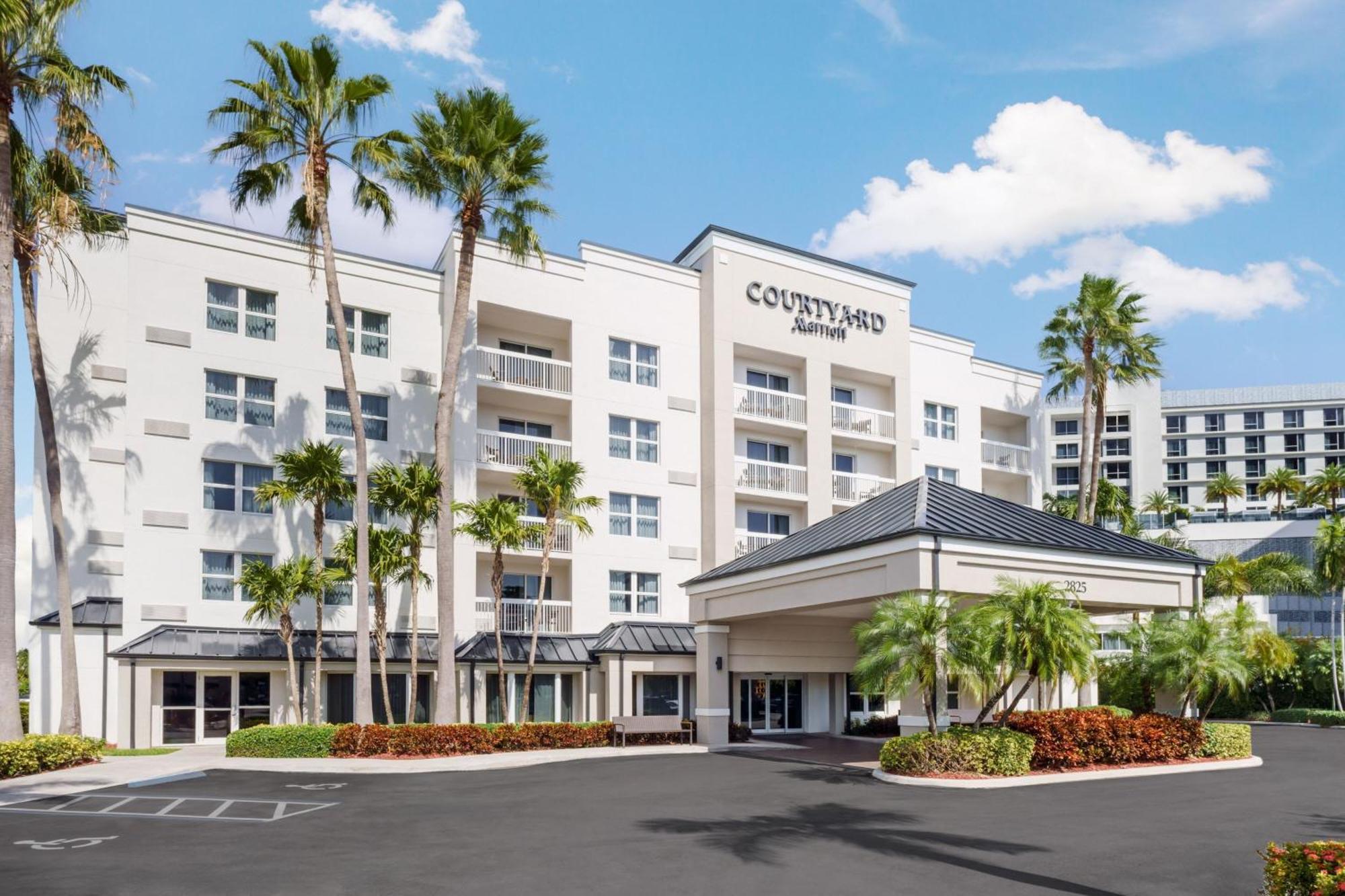 Courtyard By Marriott Miami Aventura Mall Exterior photo