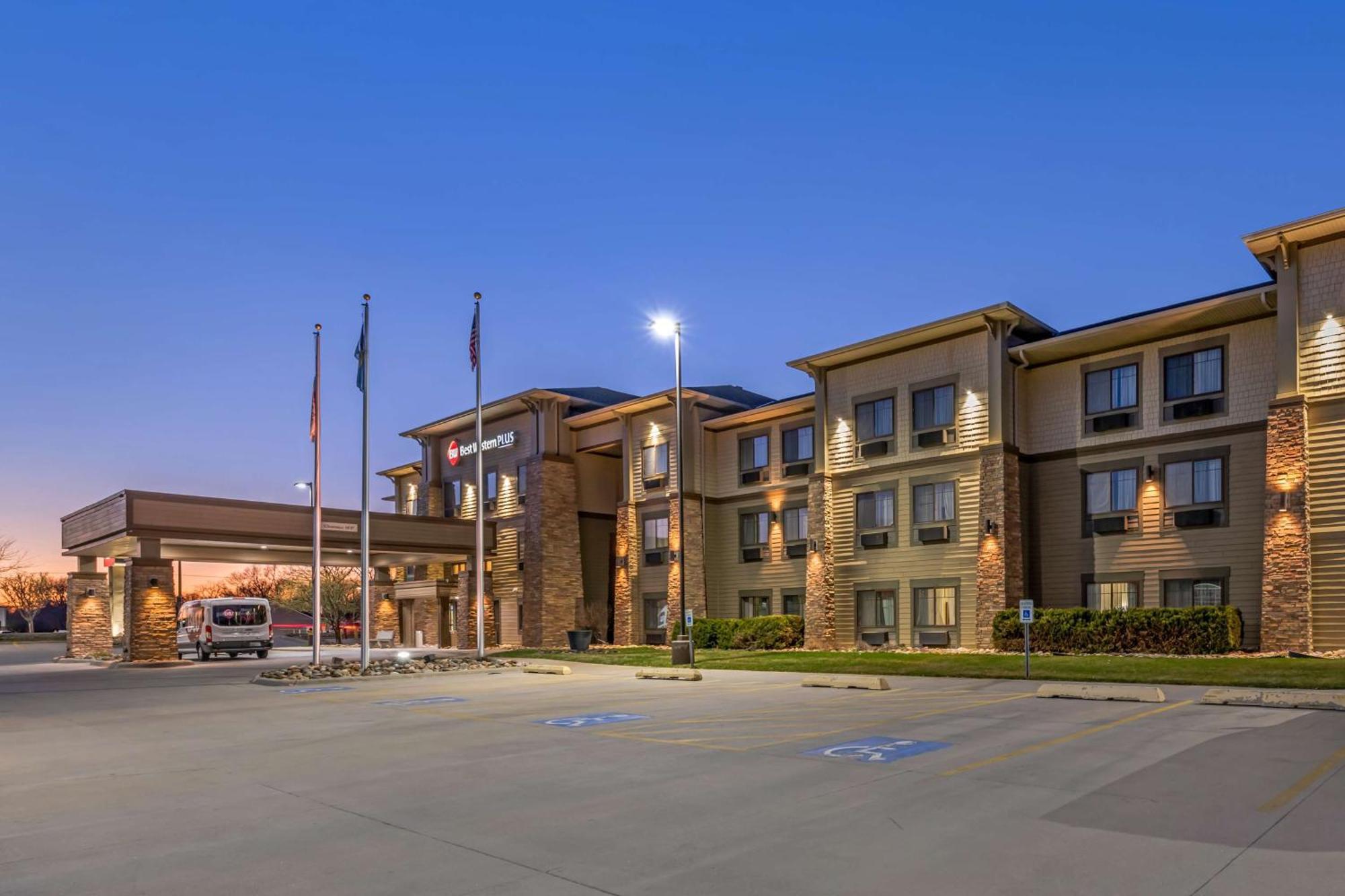 Best Western Plus Grand Island Inn And Suites Exterior photo