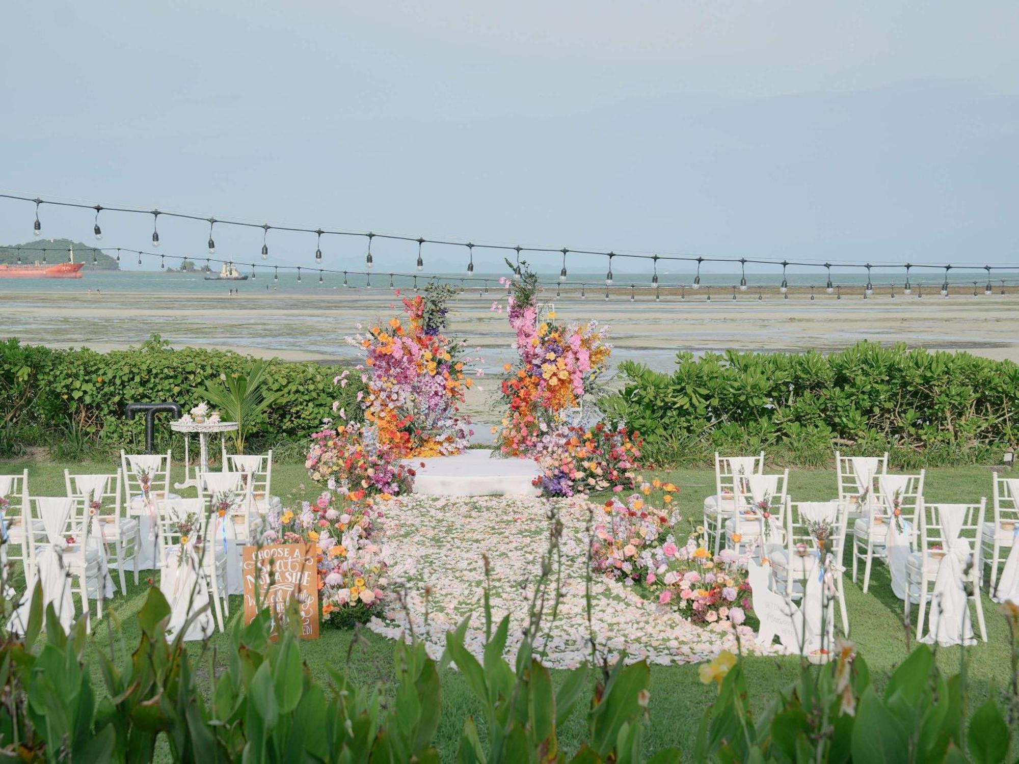 Pullman Phuket Panwa Beach Resort Exterior photo