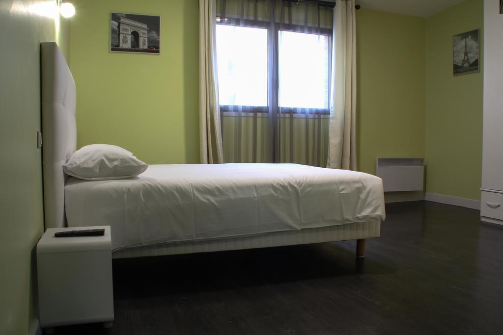 Hotel De France Boulogne-Billancourt Room photo