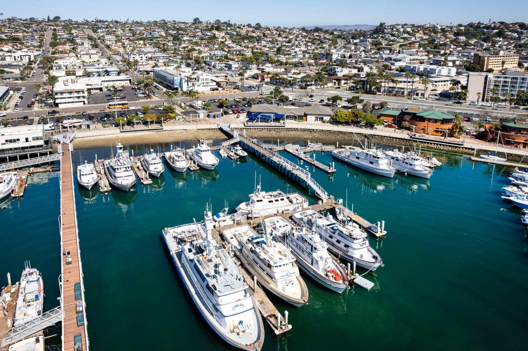 Comfort Inn San Diego Airport At The Harbor Exterior photo