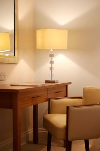 The George Hotel & Monty'S Cheltenham Room photo