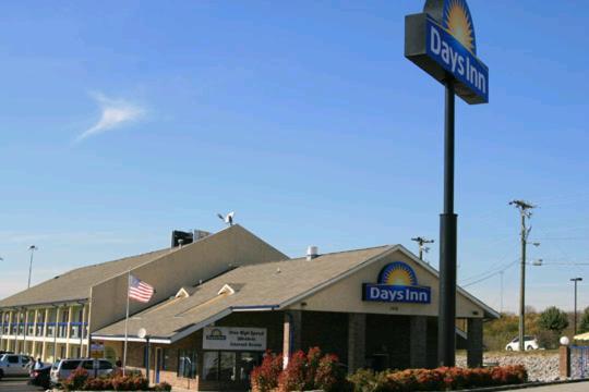 Days Inn By Wyndham Nashville N Opryland/Grand Ole Opry Exterior photo