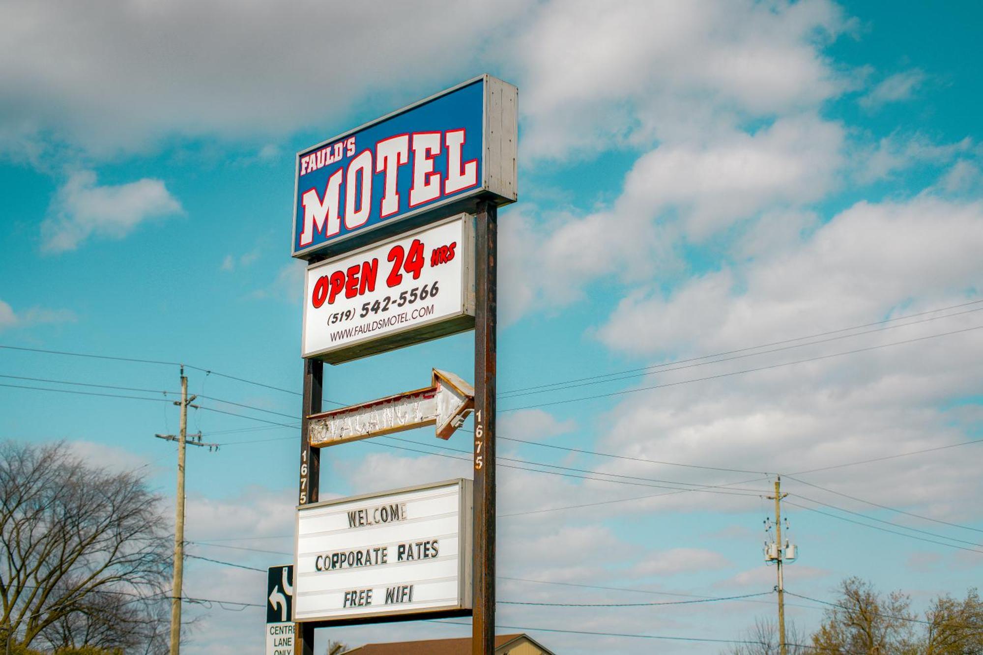 Faulds Motel Sarnia Exterior photo