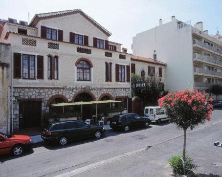 Hotel Castel Mistral Juan-les-Pins Exterior photo
