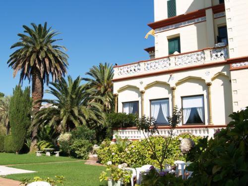 Hotel Hostal Del Sol Sant Feliu de Guixols Exterior photo