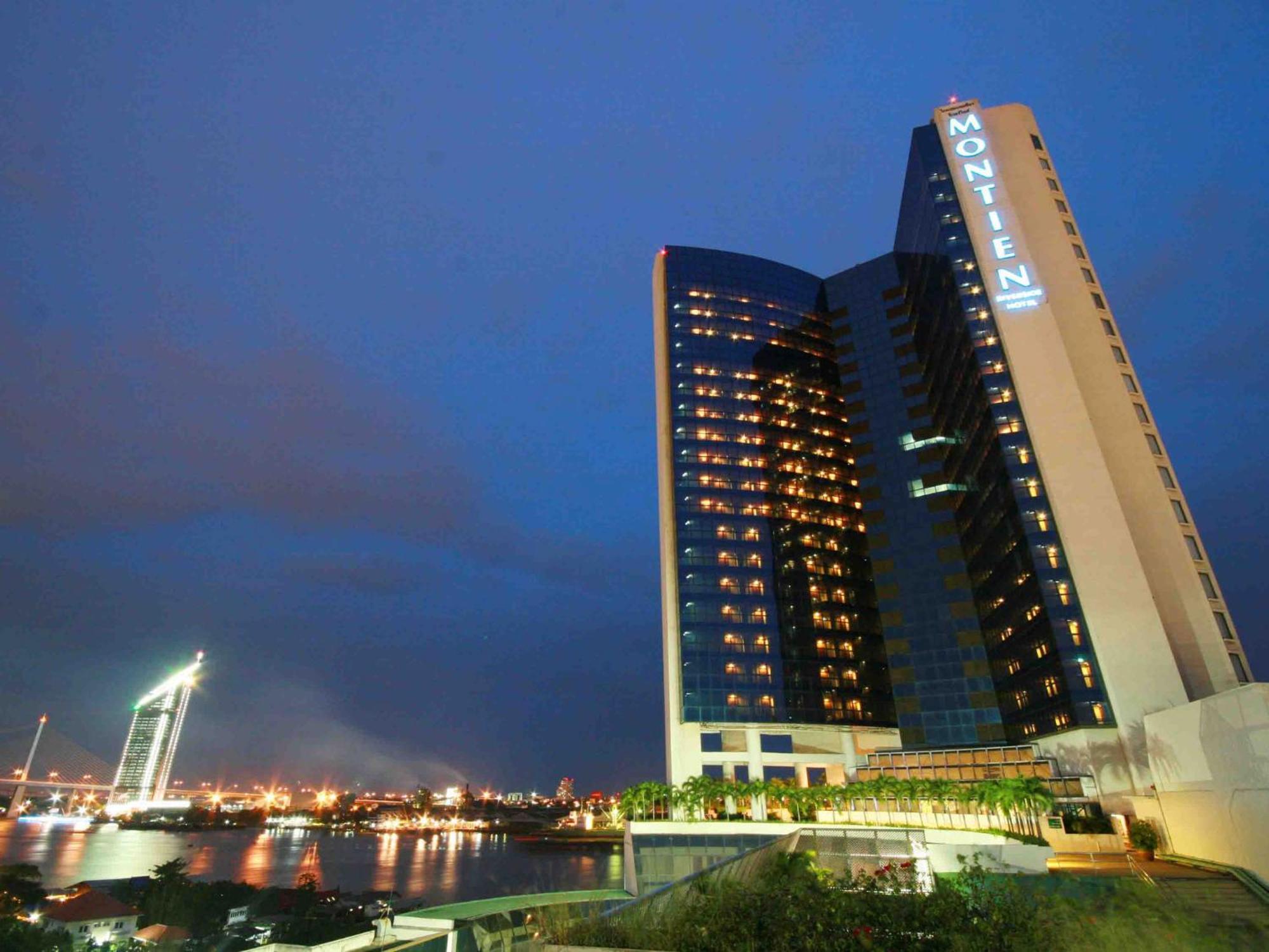 Montien Riverside Hotel Bangkok Exterior photo