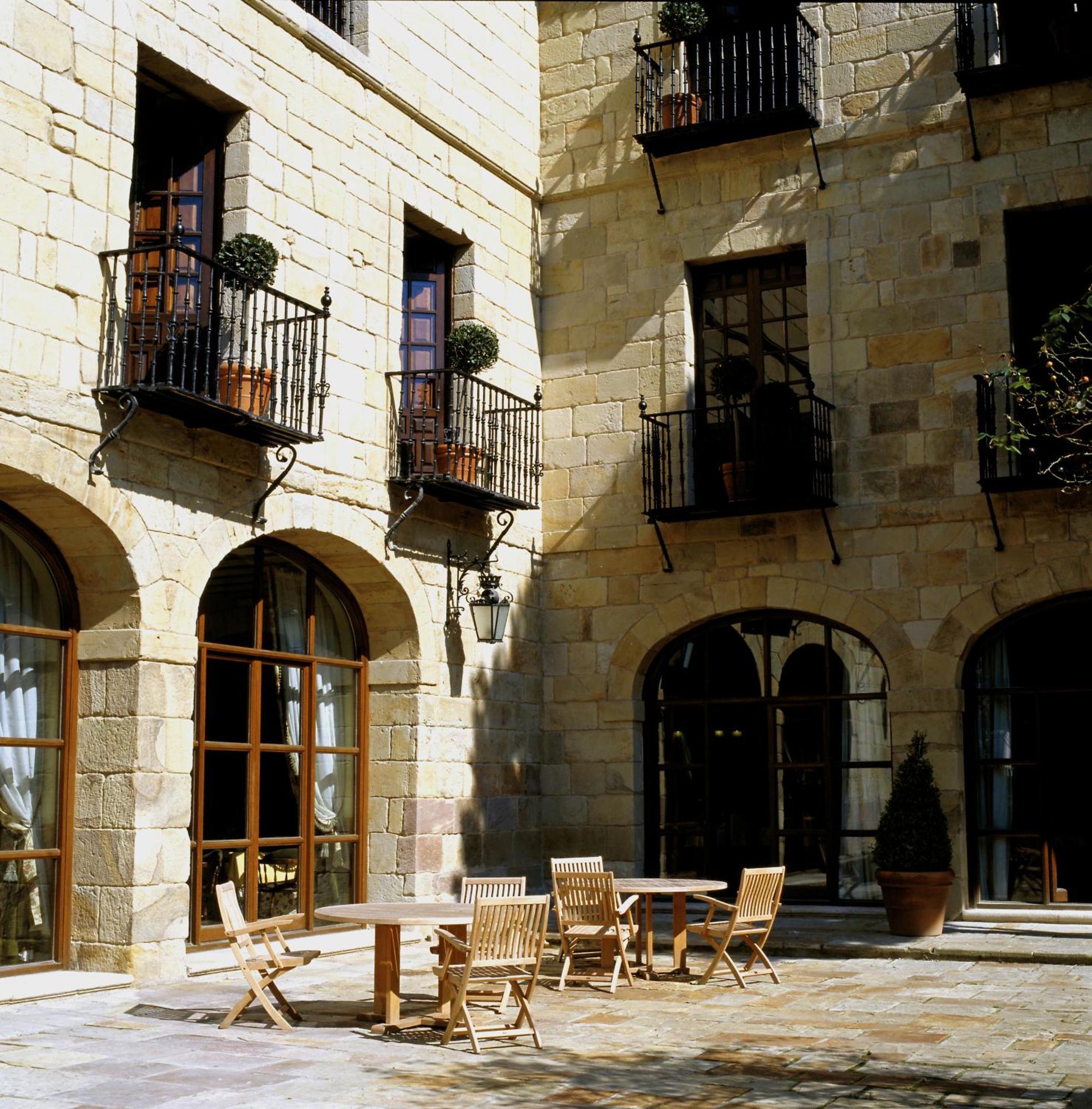 Parador De Santillana Gil Blas Santillana del Mar Exterior photo