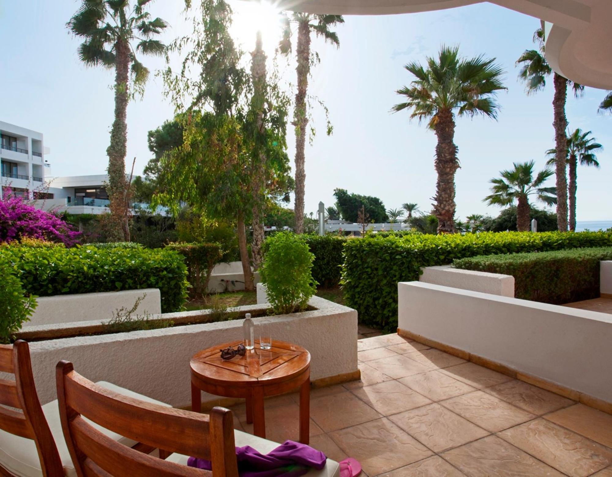 Annabelle Hotel Paphos Exterior photo