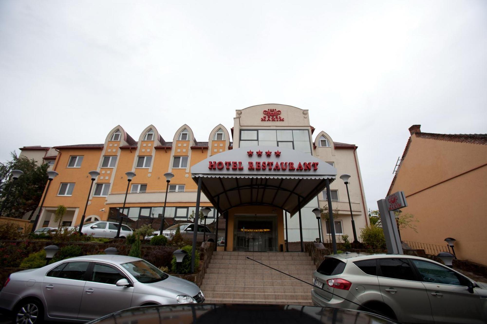 Hotel Maxim Oradea Exterior photo