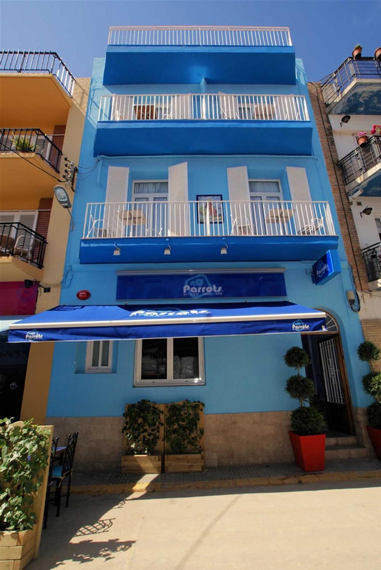 Parrots Sitges Hotel Exterior photo