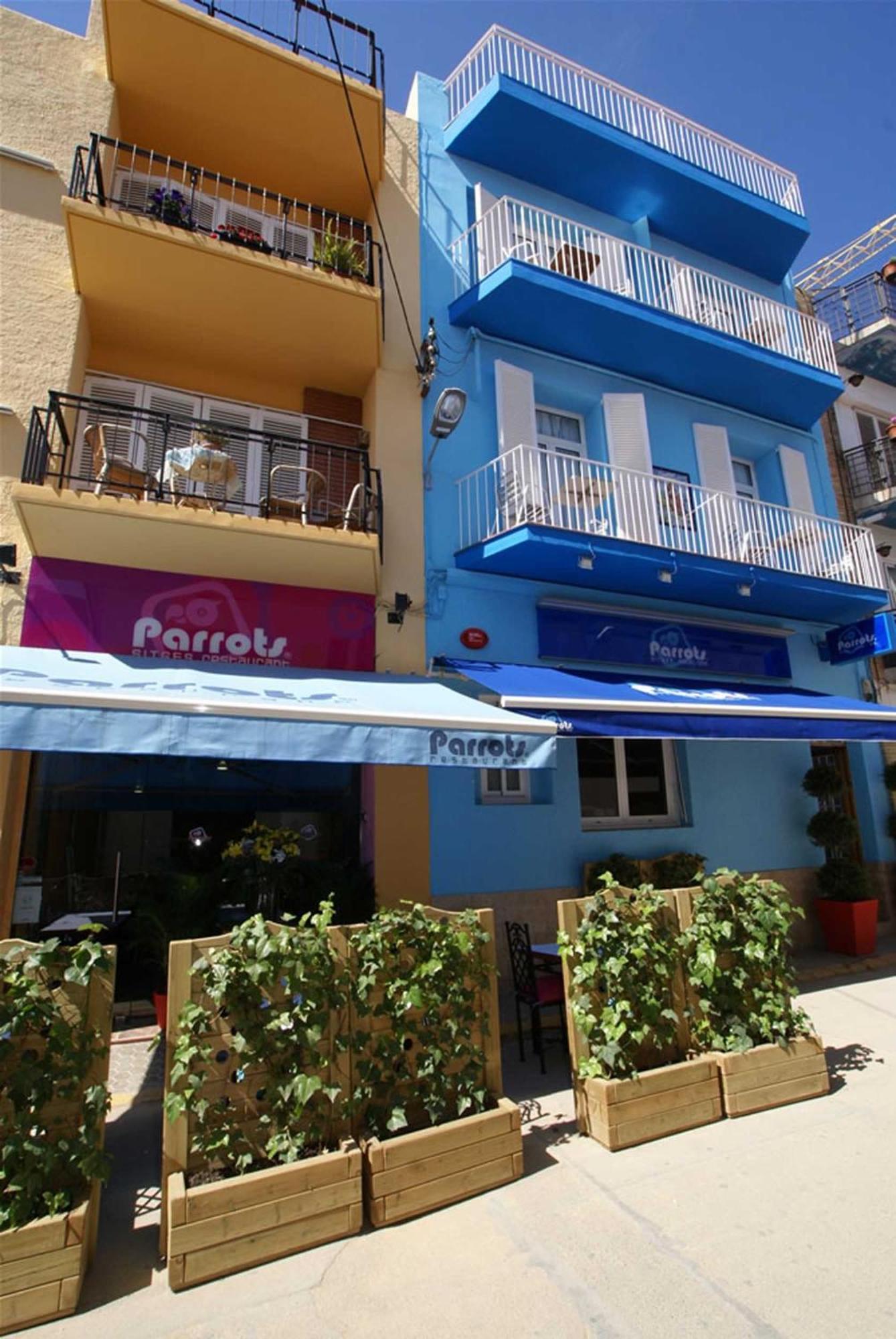 Parrots Sitges Hotel Exterior photo