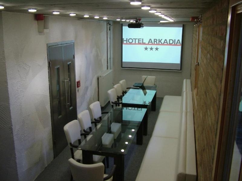 Hotel Arkadia Pecs Exterior photo