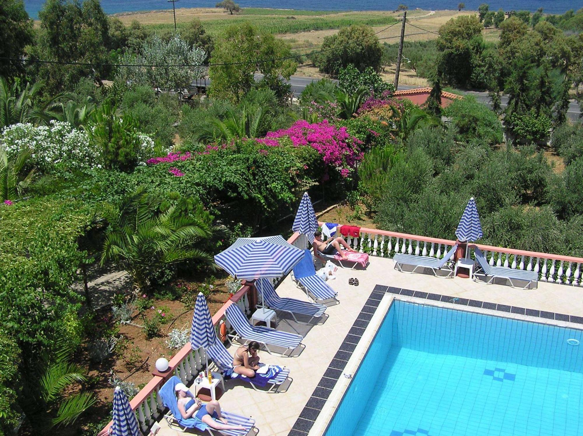 Knossos Aparthotel Panormos  Exterior photo