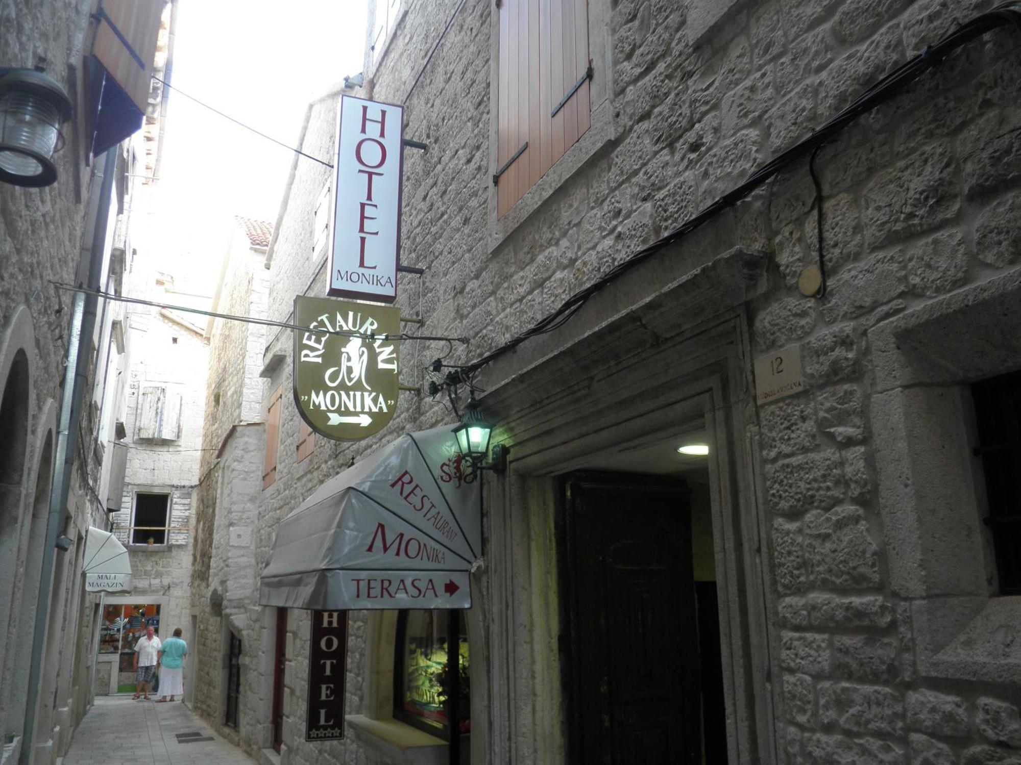 Hotel Monika Trogir Exterior photo