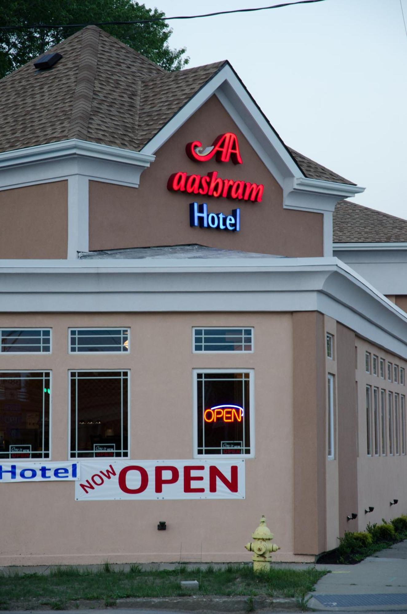 Aashram Hotel By Niagara River Niagara Falls Exterior photo