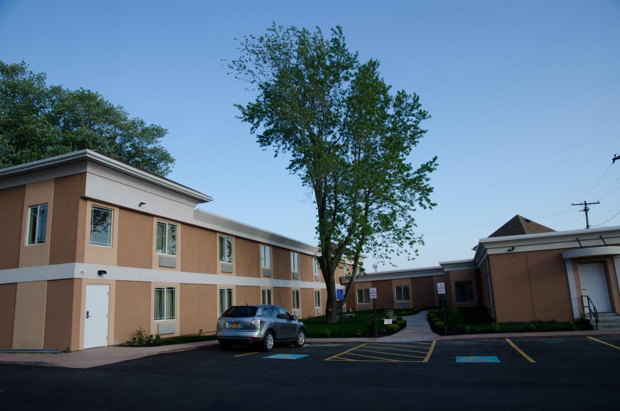 Aashram Hotel By Niagara River Niagara Falls Exterior photo