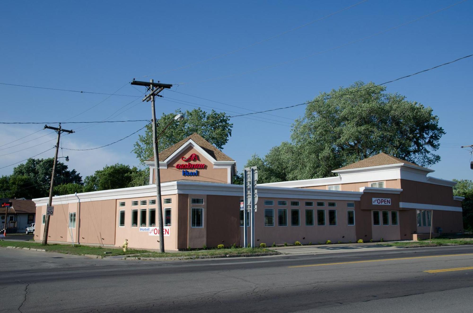 Aashram Hotel By Niagara River Niagara Falls Exterior photo