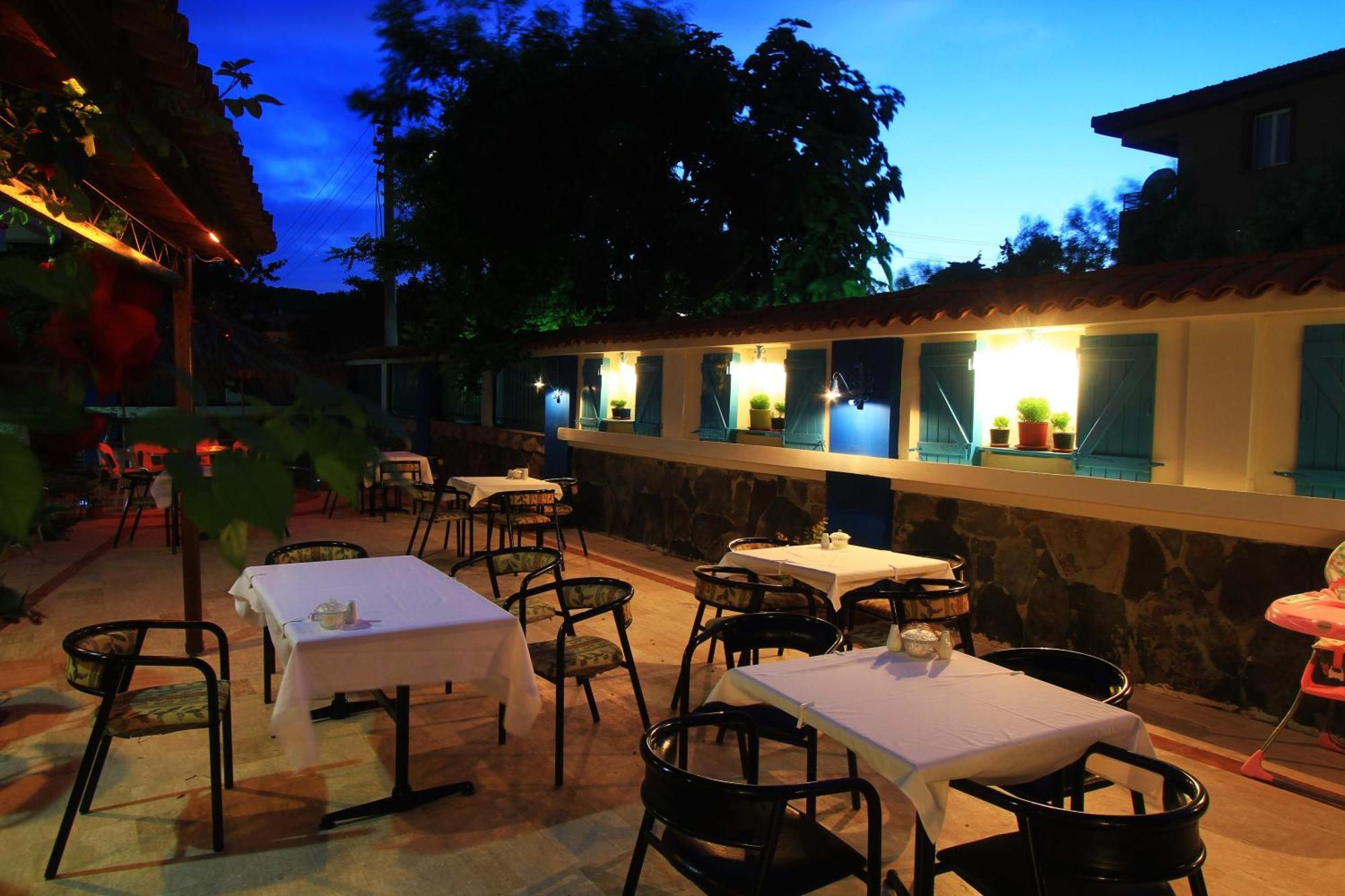 Marigold Hostel Cesme Exterior photo