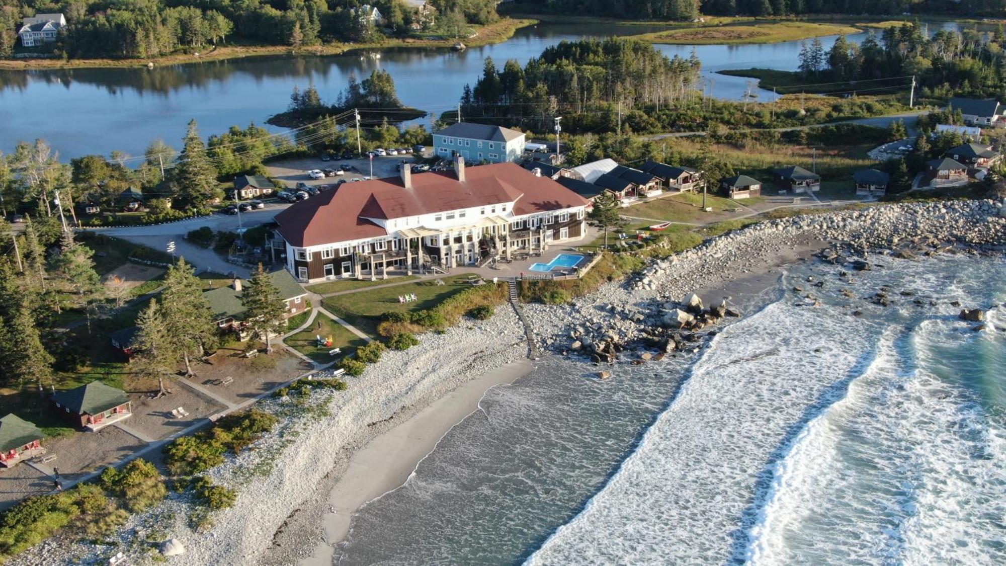 White Point Beach Resort Liverpool Exterior photo