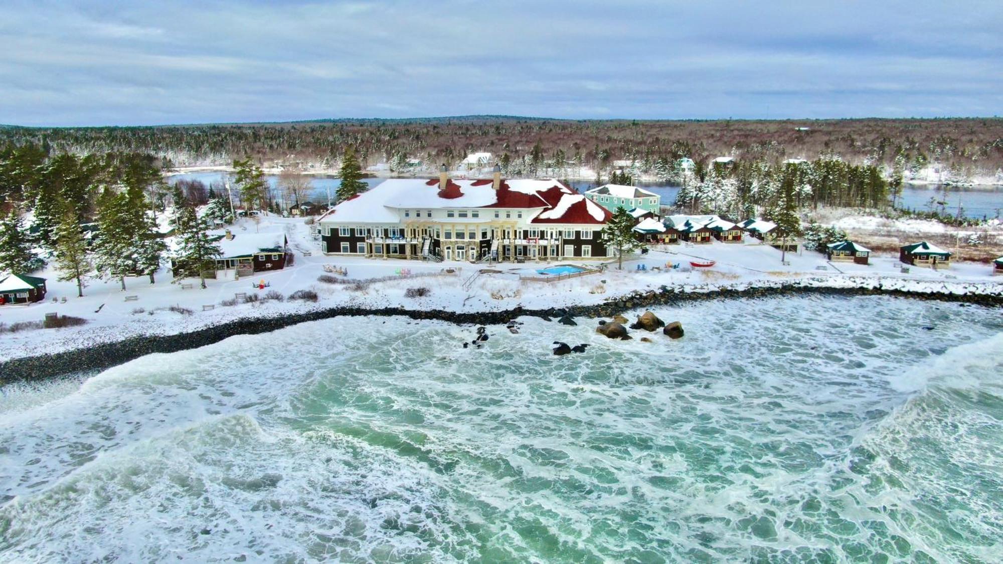 White Point Beach Resort Liverpool Exterior photo