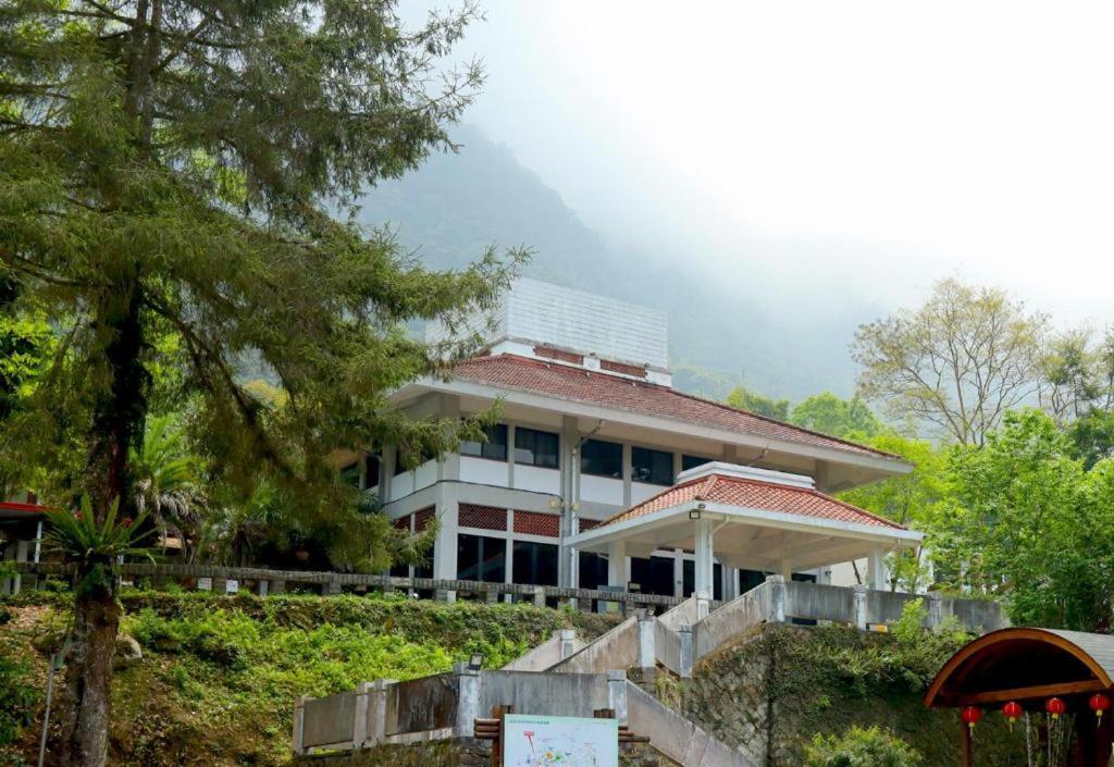 Howard Resort Xitou Lugu Exterior photo