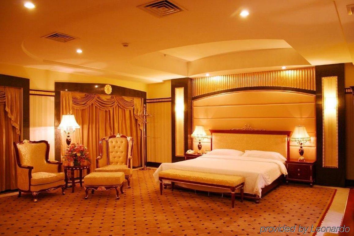 Century Palace Hotel Huizhou  Room photo