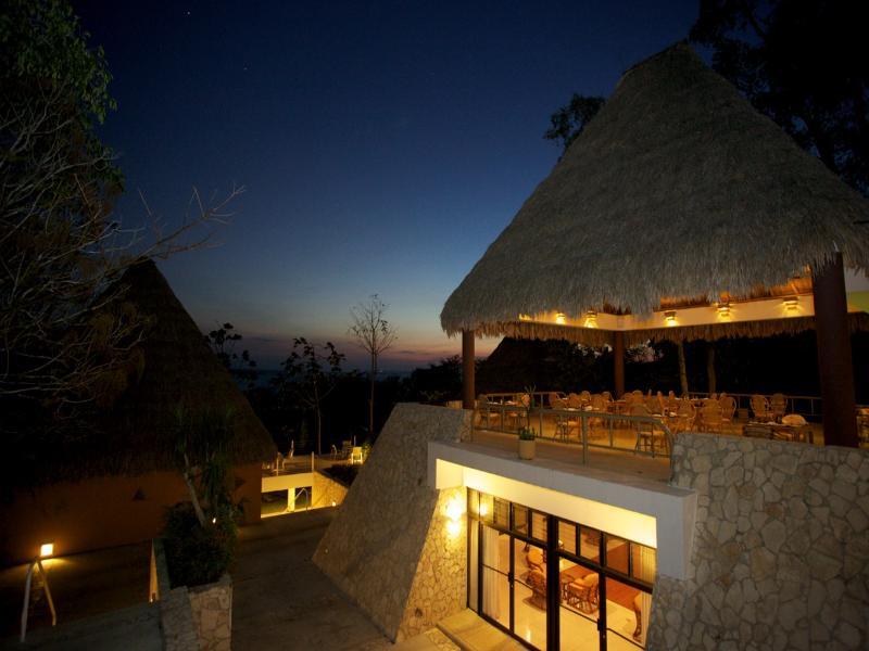 Camino Real Tikal‎ Hotel El Remate Exterior photo
