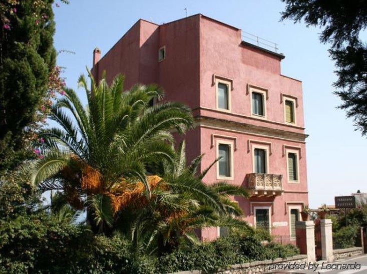 Hotel "La Pensione Svizzera" Taormina Exterior photo