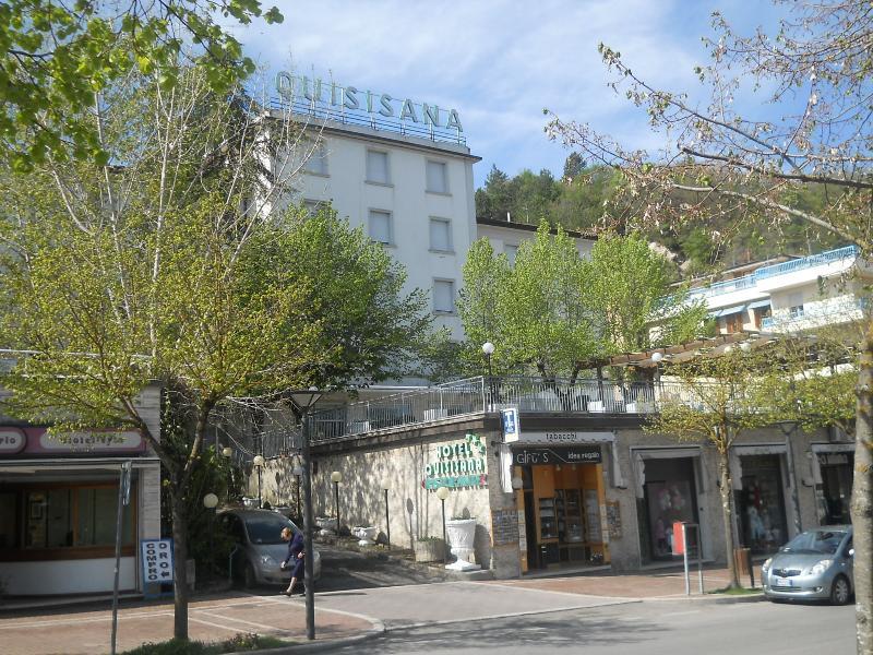 Hotel Quisisana Chianciano Terme Exterior photo