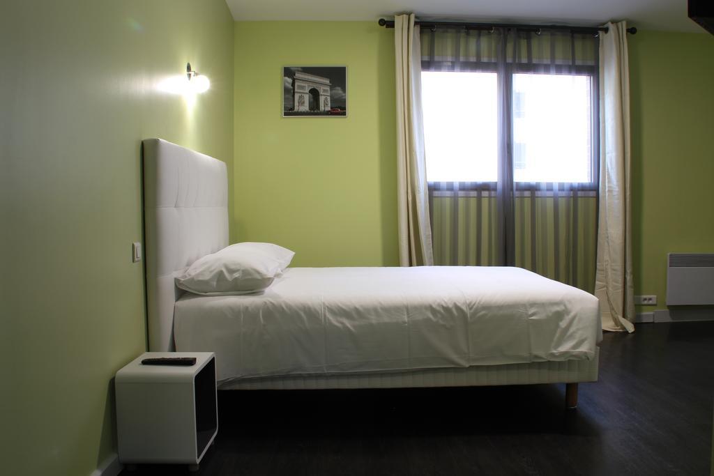 Hotel De France Boulogne-Billancourt Room photo