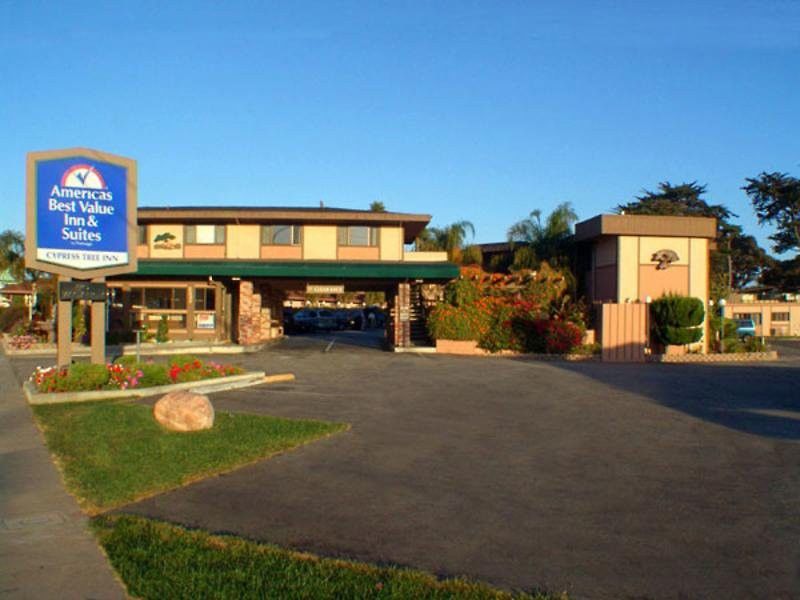 Red Roof Inn & Suites Monterey Exterior photo