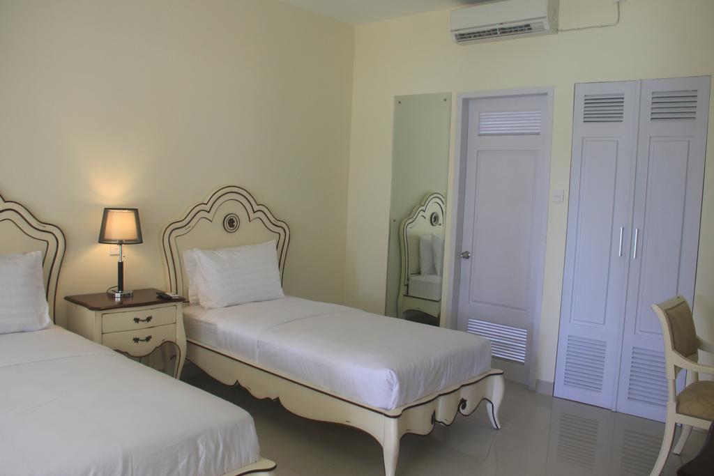 Graha Ayu Hotel Mataram Room photo