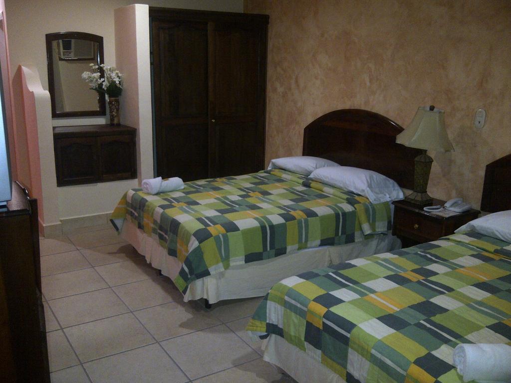 Hotel Cibeles La Ceiba Room photo