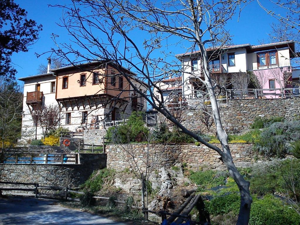 Viraggas Traditional Hotel Vrastama Exterior photo