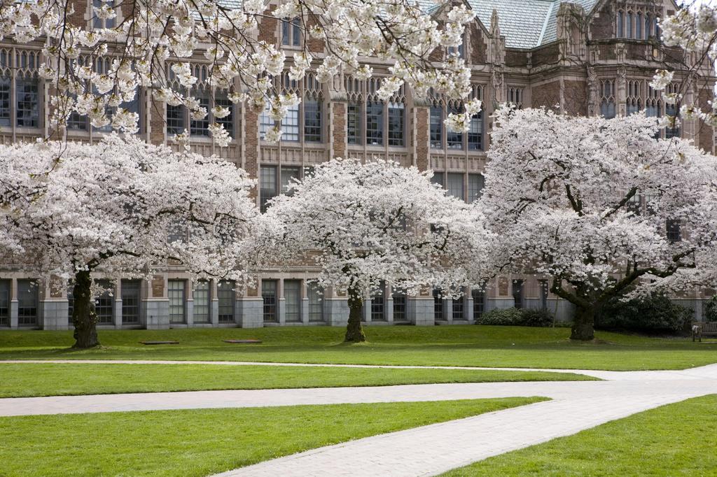 Silver Cloud Hotel - Seattle University Of Washington District Exterior photo