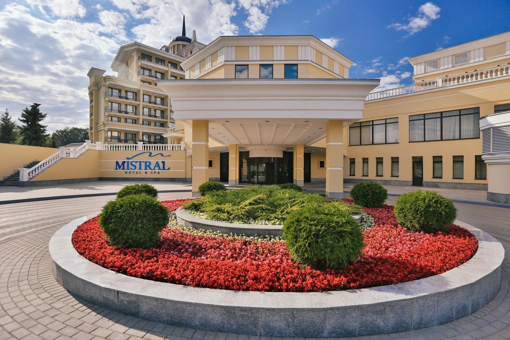 M'Istra'L Hotel & Spa Rozhdestveno  Exterior photo