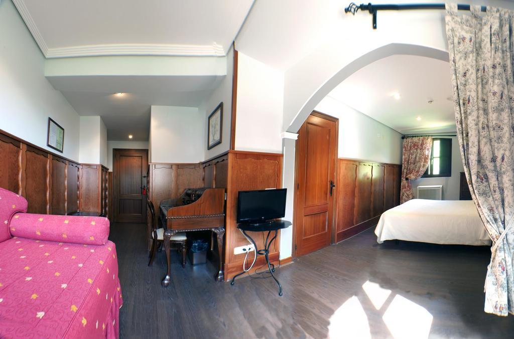Hotel Comillas Room photo