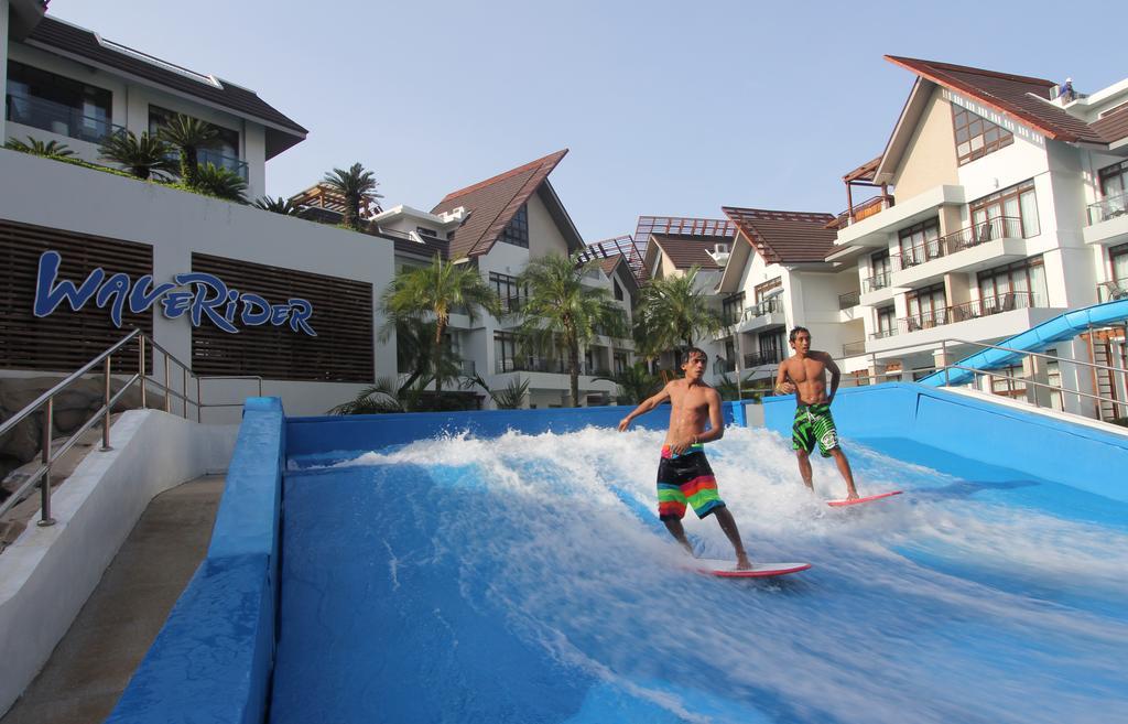 Crown Regency Resort And Convention Center Balabag  Exterior photo