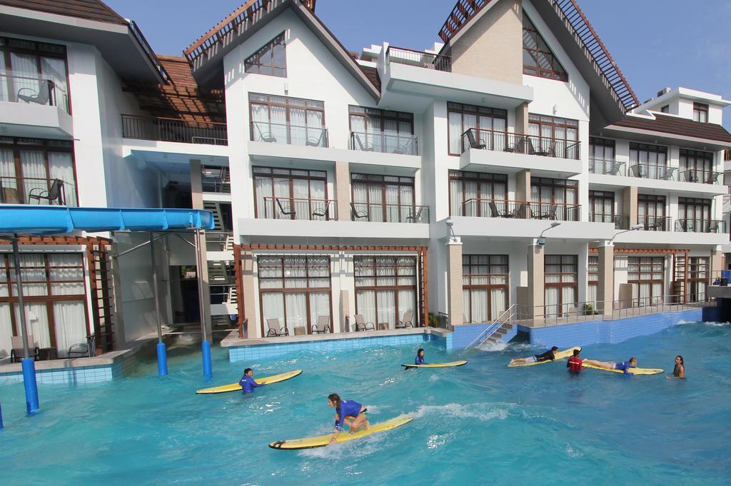 Crown Regency Resort And Convention Center Balabag  Exterior photo