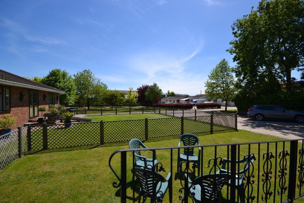 Little Bullocks Farm Bed & Breakfast Takeley Exterior photo