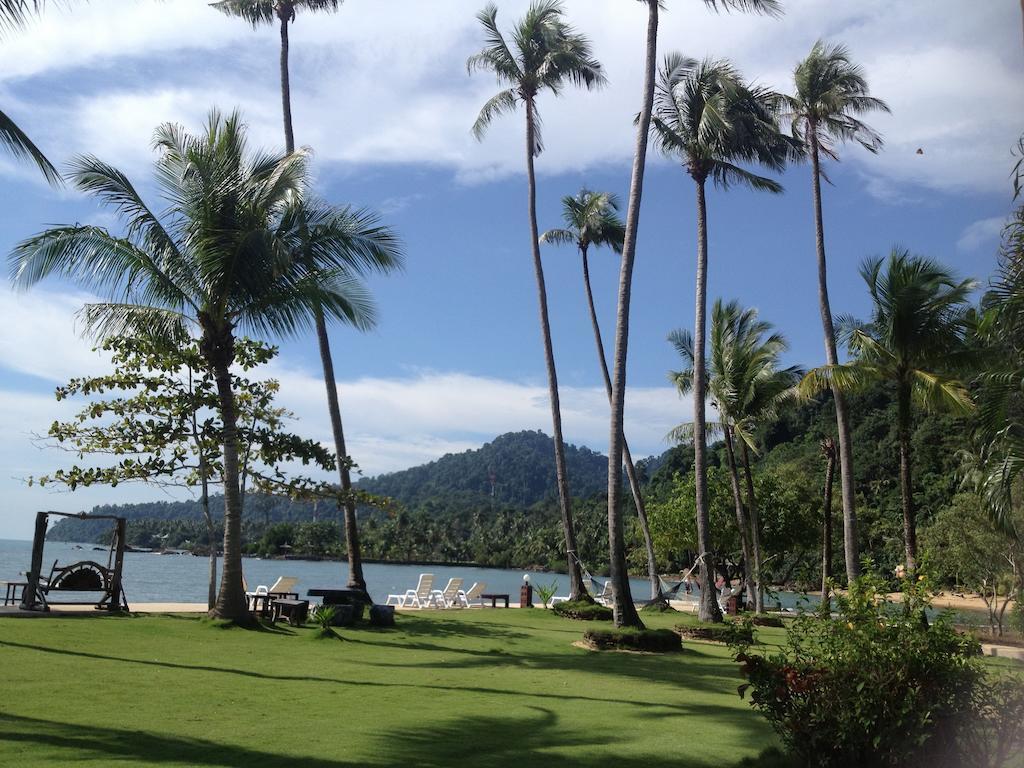 Koh Chang Bailan Beach Resort Exterior photo