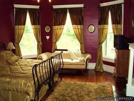 Futrell House Bed & Breakfast Cadiz Room photo