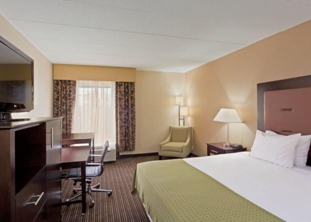 Holiday Inn Express Hotel & Suites Charleston-Southridge, An Ihg Hotel Room photo